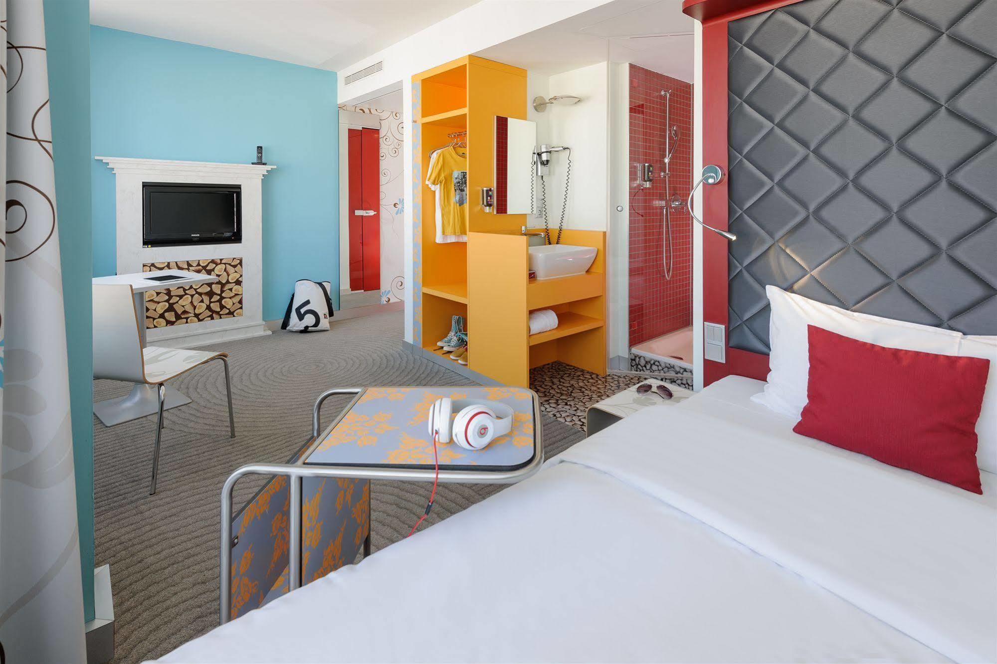 Ibis Styles Hotel Berlin Mitte Bagian luar foto