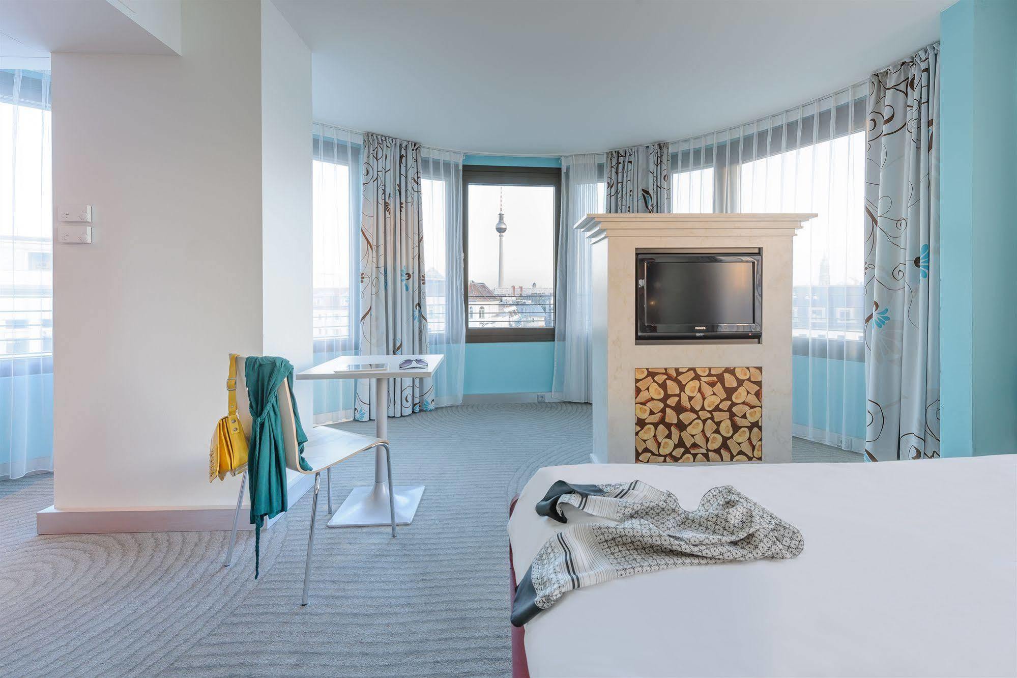 Ibis Styles Hotel Berlin Mitte Bagian luar foto